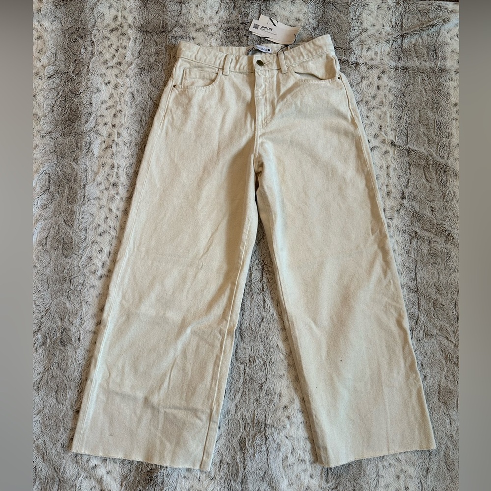 Zara High-Rise Super Wide Leg Culotte Jeans in Cream